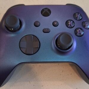 Xbox Wireless Controller in Stellar Shift works with Xbox S/X